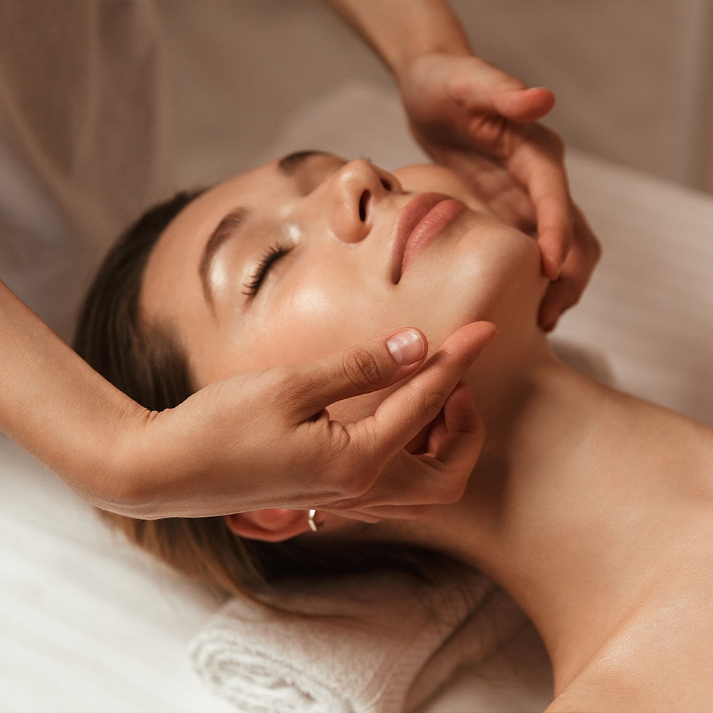 <p>Professional cleansing, controlled exfoliation, and targeted serums restore clarity and hydration. Ask about the AquaFirme Facial for a deeper refresh with infusion, extraction, and gentle firming.</p>